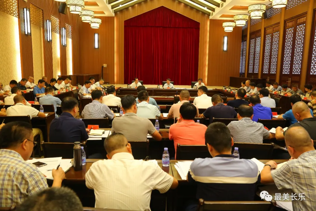 全区上半年经济形势分析会召开 全区上半年经济形势分析会召开
