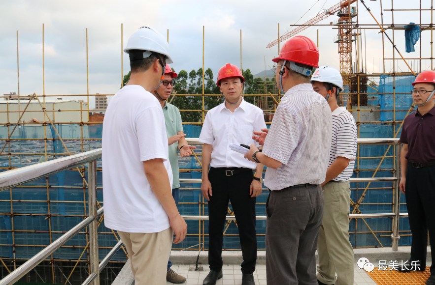 区领导开展“转作风、强服务、办实事” 现场推动重点项目建设活动 区领导开展“转作风、强服务、办实事” 现场推动重点项目建设活动