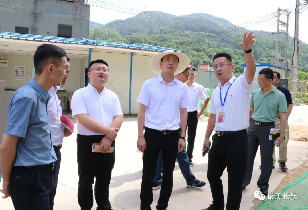 区领导带队调研新城建设和老城更新工作 区领导带队调研新城建设和老城更新工作