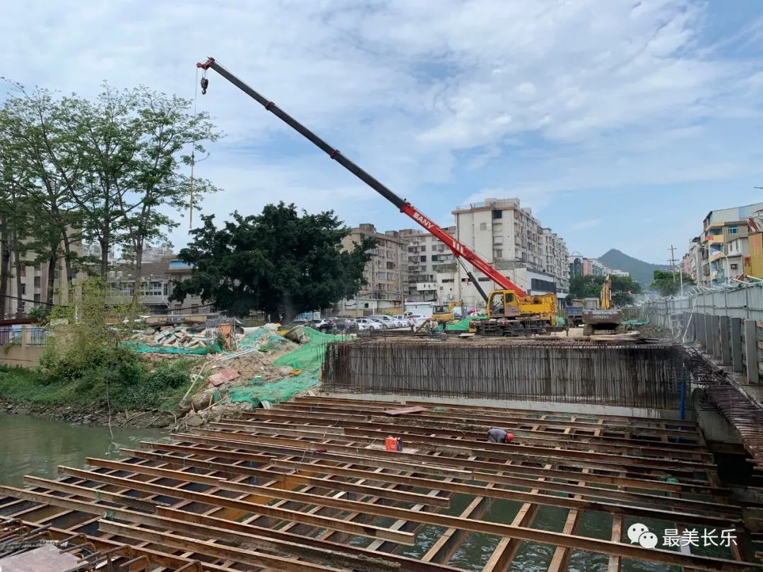 最后“冲刺”!西关桥拓宽提升项目即将完工,预计10月通车! 最后“冲刺”!西关桥拓宽提升项目即将完工,预计10月通车!