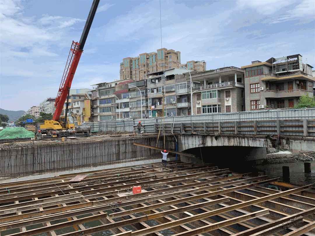 最后“冲刺”!西关桥拓宽提升项目即将完工,预计10月通车! 最后“冲刺”!西关桥拓宽提升项目即将完工,预计10月通车!