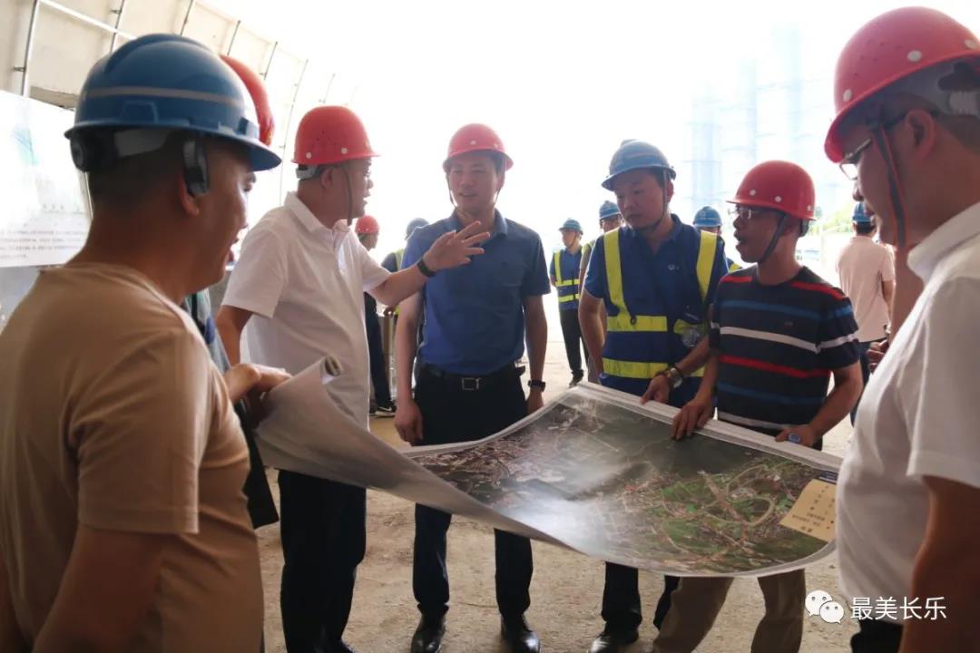 区领导开展“当先锋争一流·攻坚120天”推动重点项目建设 区领导开展“当先锋争一流·攻坚120天”推动重点项目建设