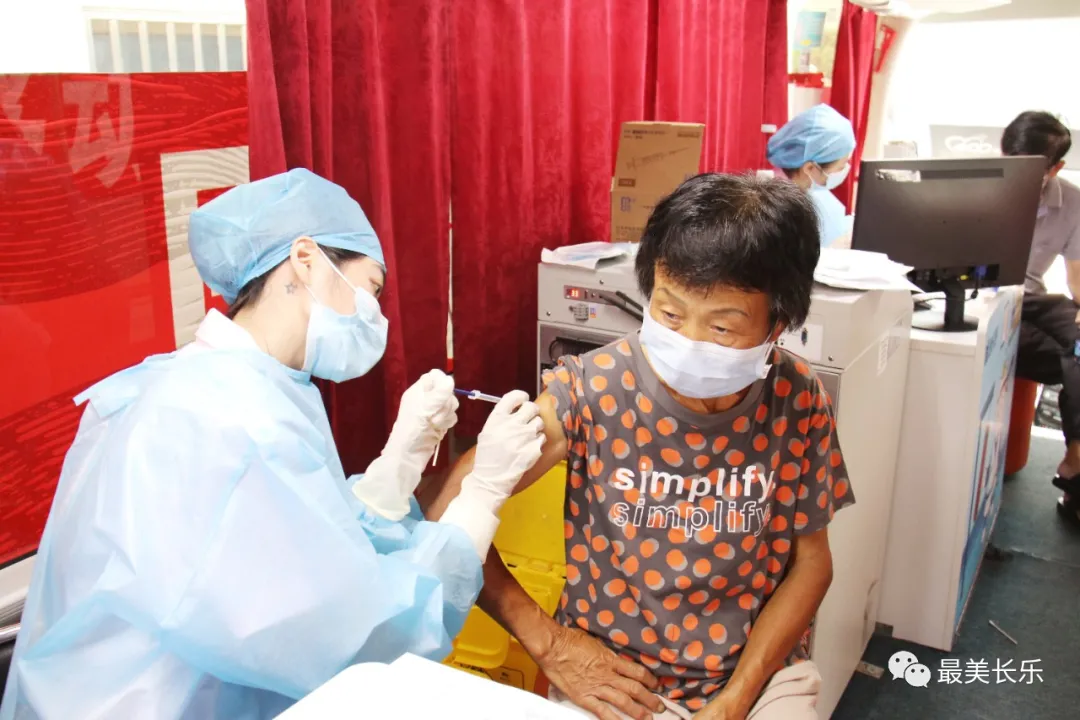 快上车!长乐首辆新冠疫苗移动接种车来啦~ 快上车!长乐首辆新冠疫苗移动接种车来啦~
