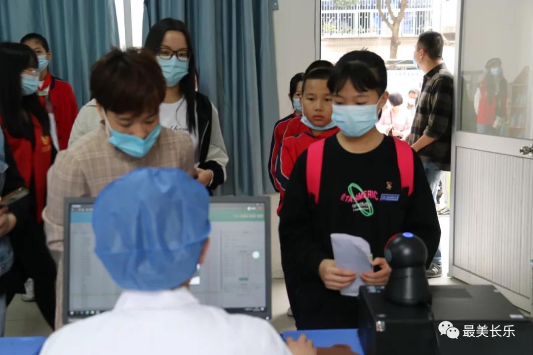 我区持续开展3-11岁在校学生新冠疫苗接种 我区持续开展3-11岁在校学生新冠疫苗接种
