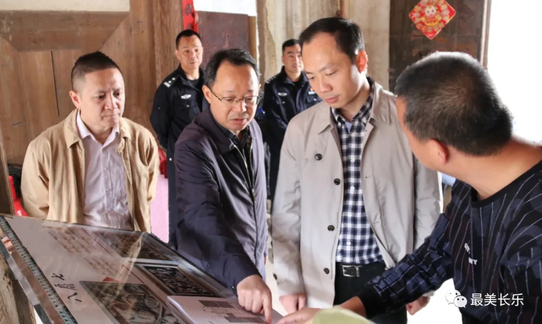 区领导带队调研鹤上镇工作 区领导带队调研鹤上镇工作