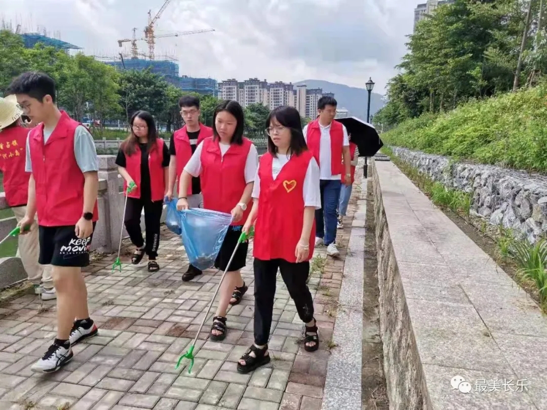 问渠那得清如许 全民护水碧波来 问渠那得清如许 全民护水碧波来