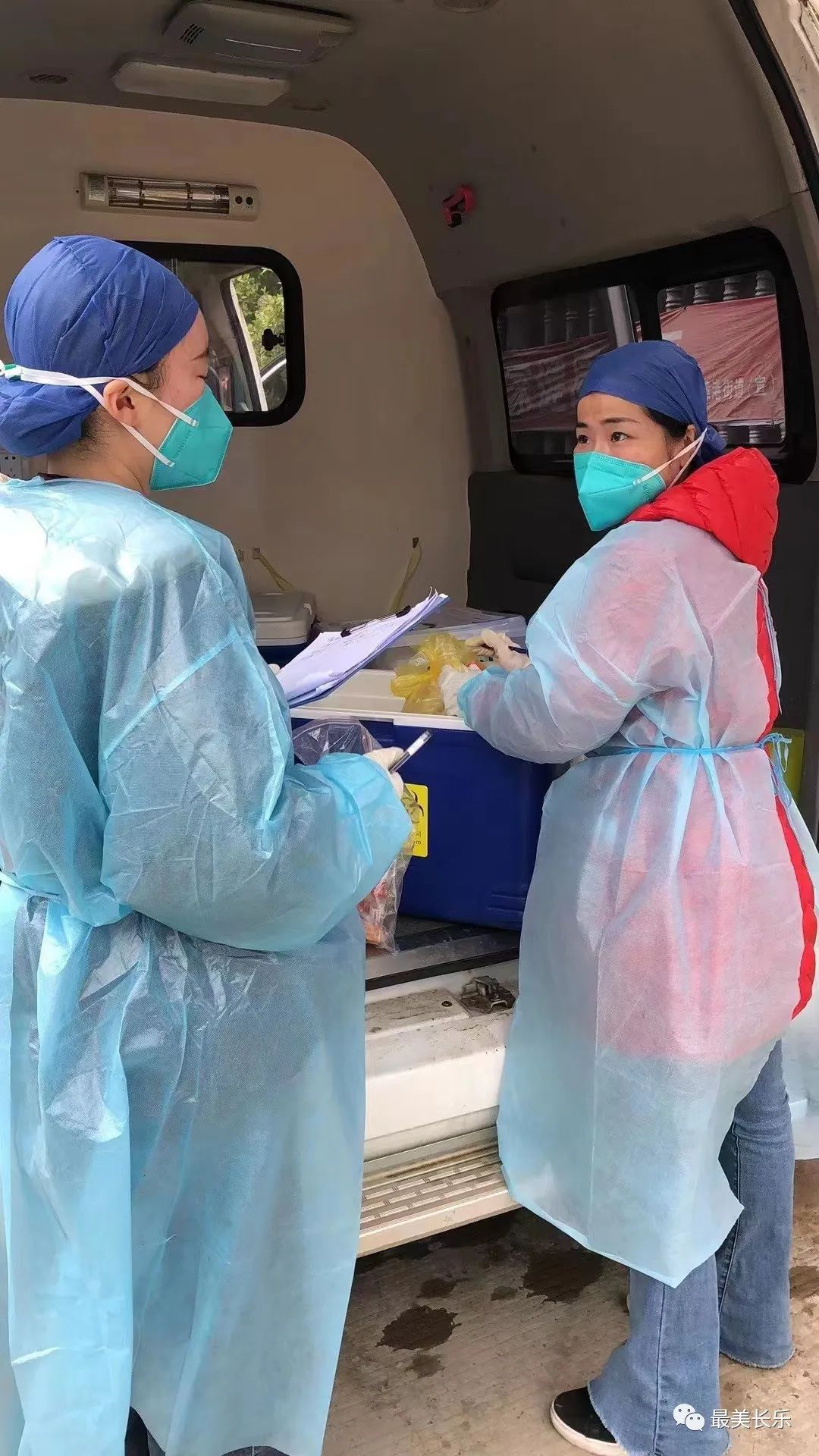 抗击疫情!这群“蓝精灵”一直在战斗...... 抗击疫情!这群“蓝精灵”一直在战斗......