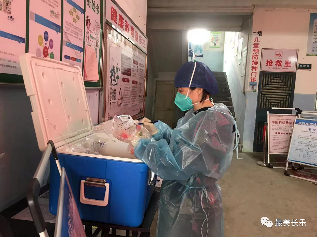 抗击疫情!这群“蓝精灵”一直在战斗...... 抗击疫情!这群“蓝精灵”一直在战斗......