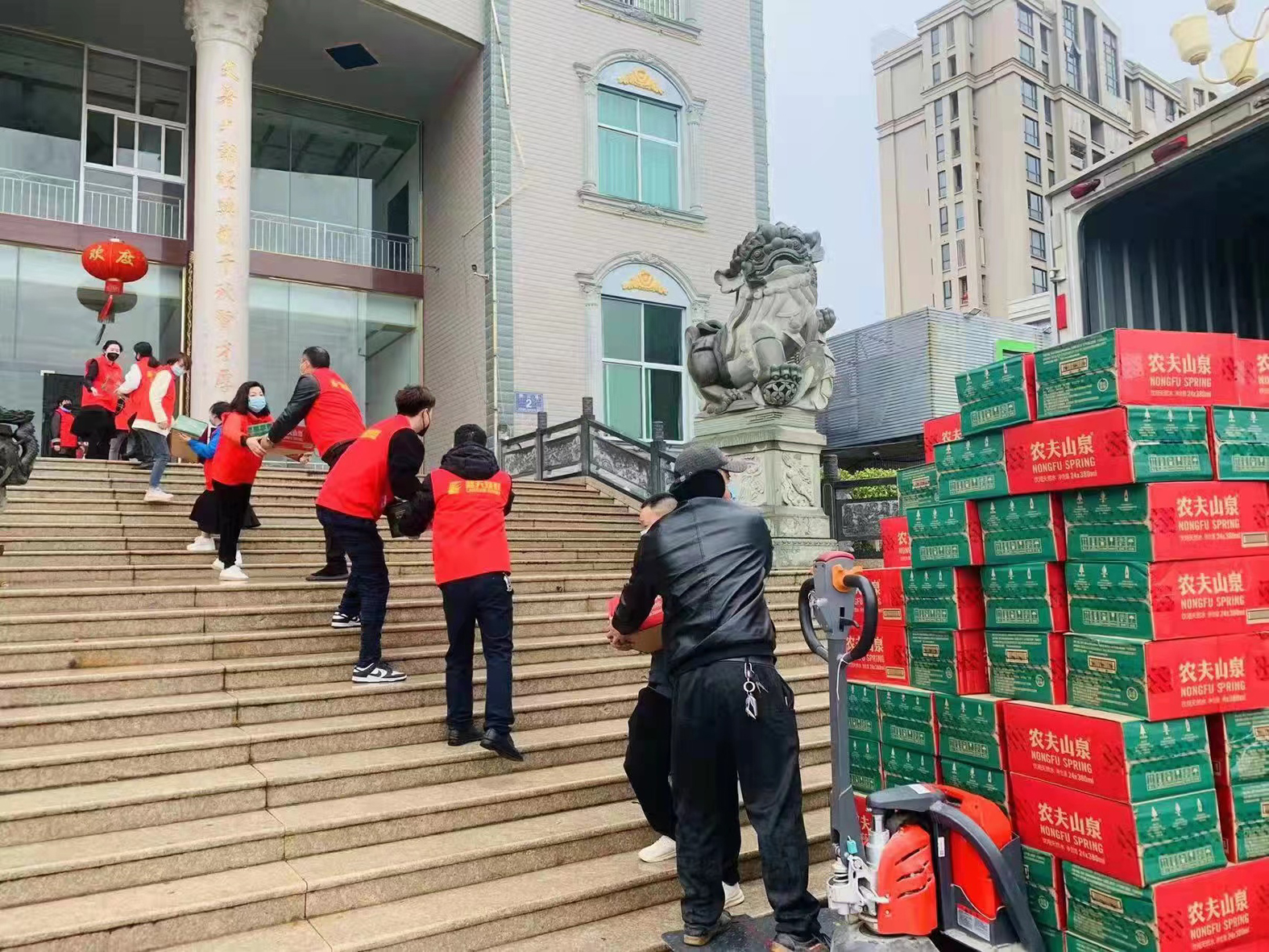 点滴爱心汇聚抗疫合力 点滴爱心汇聚抗疫合力