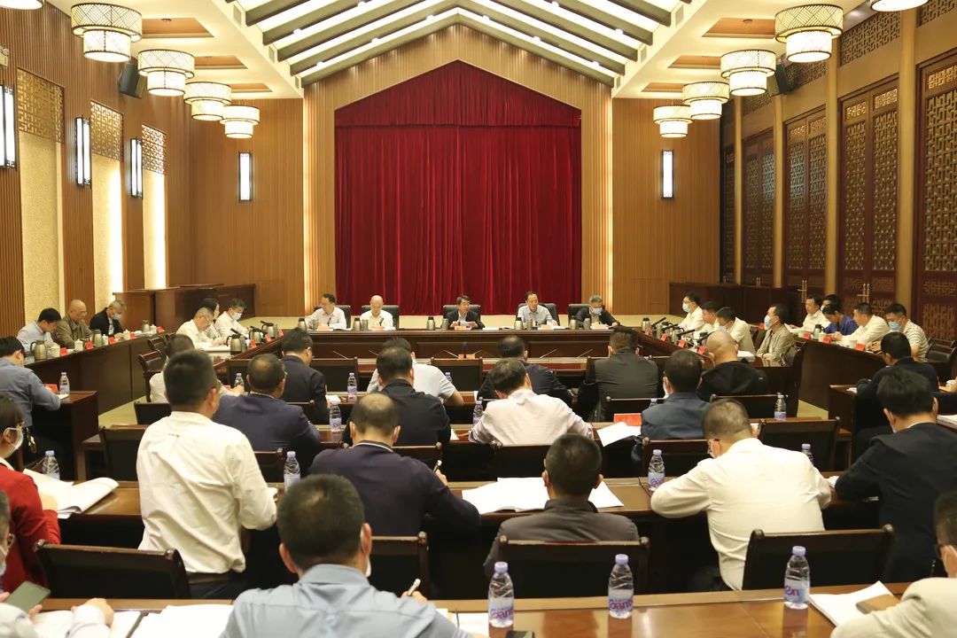 区委常委会召开会议 区委常委会召开会议