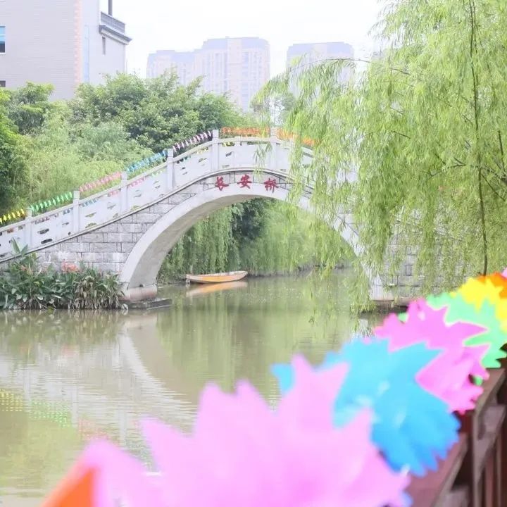 媒体记者深入一线 探访乡村振兴实效 媒体记者深入一线 探访乡村振兴实效