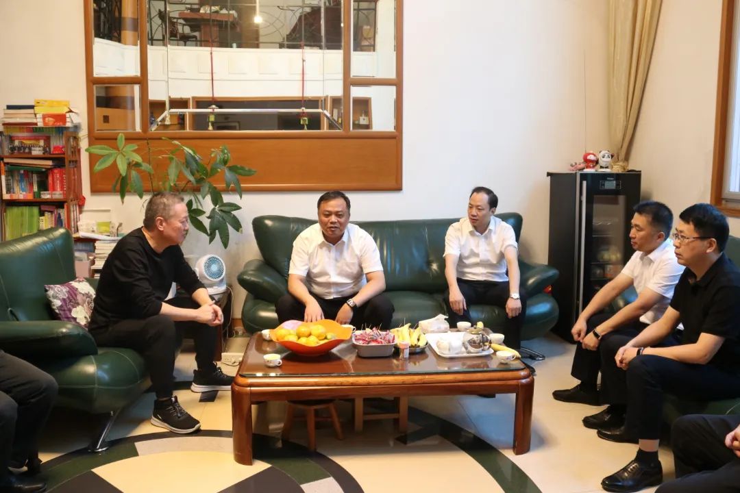 长乐区领导走访看望离退休老干部 长乐区领导走访看望离退休老干部