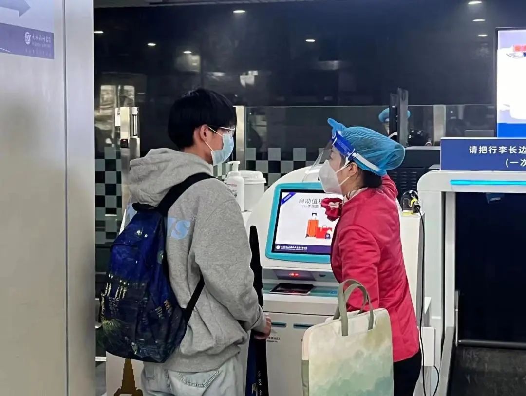 春运开启!福州机场旅客吞吐量预计近百万人次! 春运开启!福州机场旅客吞吐量预计近百万人次!