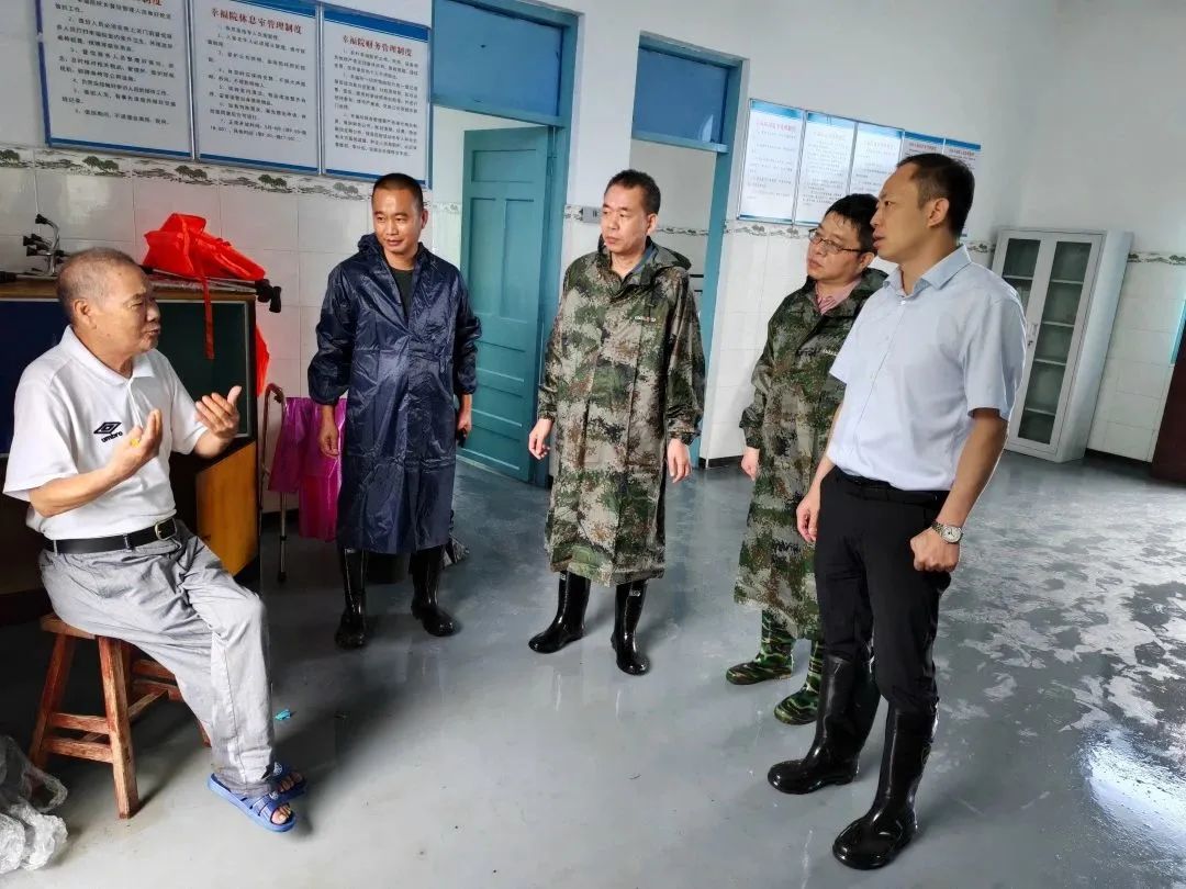 加快全面恢复生产生活秩序!区领导一线检查指导工作 加快全面恢复生产生活秩序!区领导一线检查指导工作