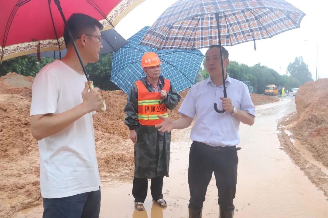 加快全面恢复生产生活秩序!区领导一线检查指导工作 加快全面恢复生产生活秩序!区领导一线检查指导工作