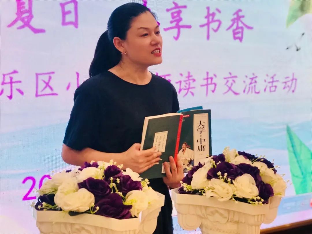 省级荣誉!她家中藏书2000多册! 省级荣誉!她家中藏书2000多册!