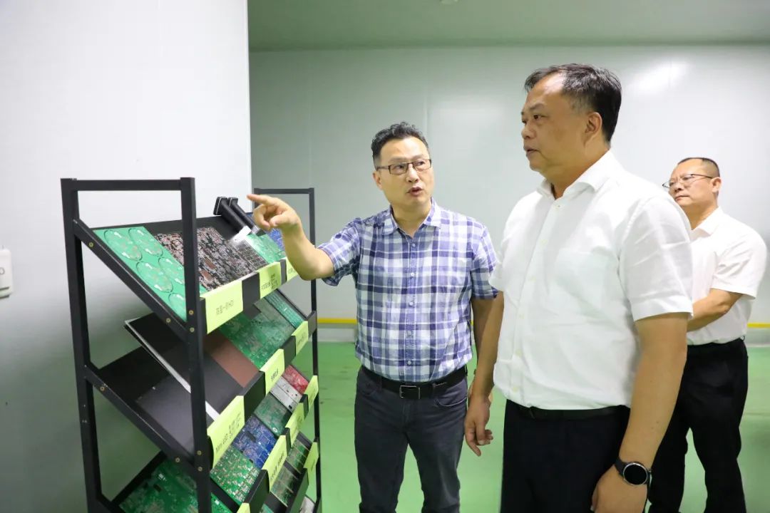 区领导宣讲党的二十届三中全会精神并调研重点企业项目 区领导宣讲党的二十届三中全会精神并调研重点企业项目