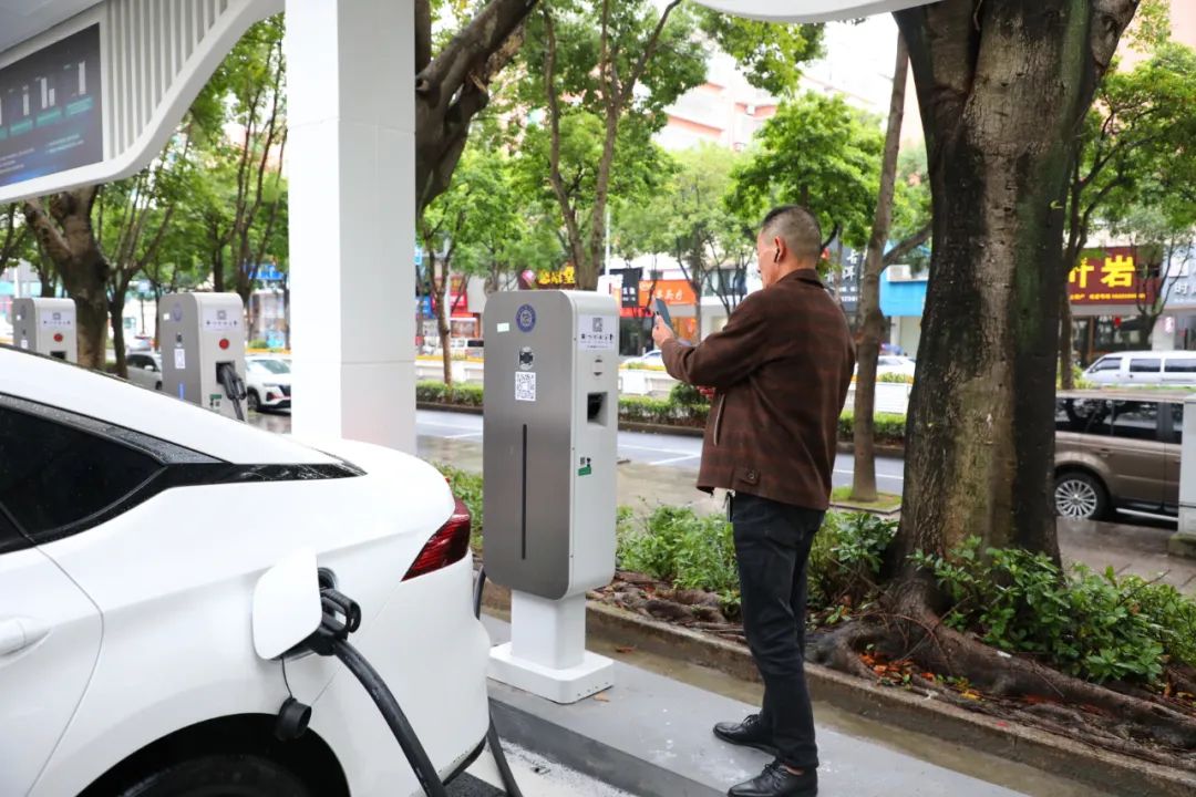 低至0.15元/度电,还能免费停车!长乐城区这个超充站投用 低至0.15元/度电,还能免费停车!长乐城区这个超充站投用