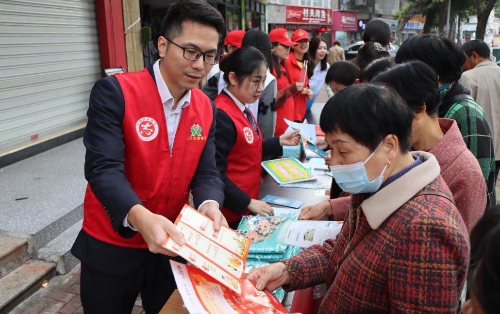 揭牌!长乐这里可免费休息、饮水、热饭、充电、上网…… 揭牌!长乐这里可免费休息、饮水、热饭、充电、上网……