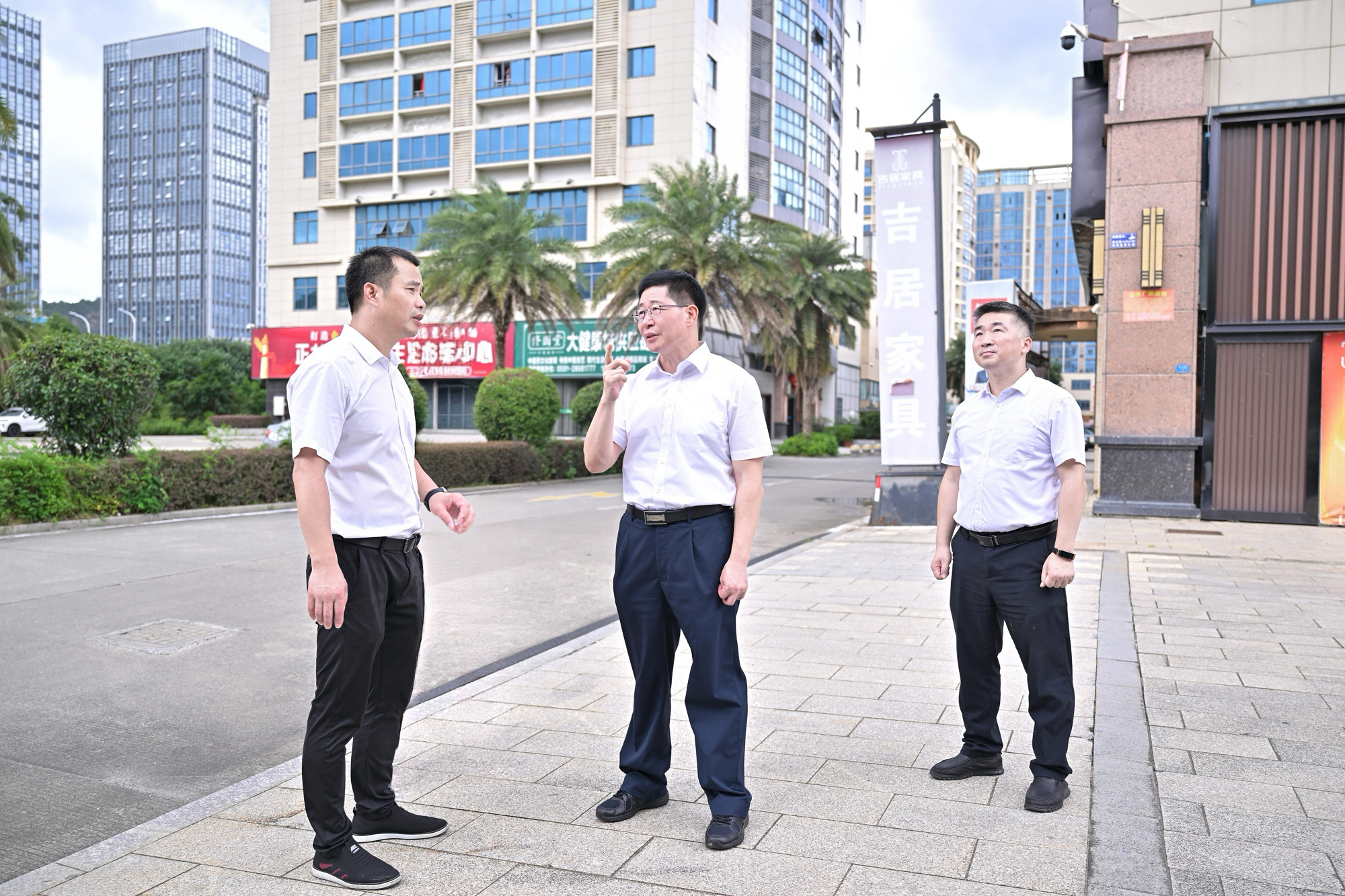 兰文赴鹤上镇调研 兰文赴鹤上镇调研