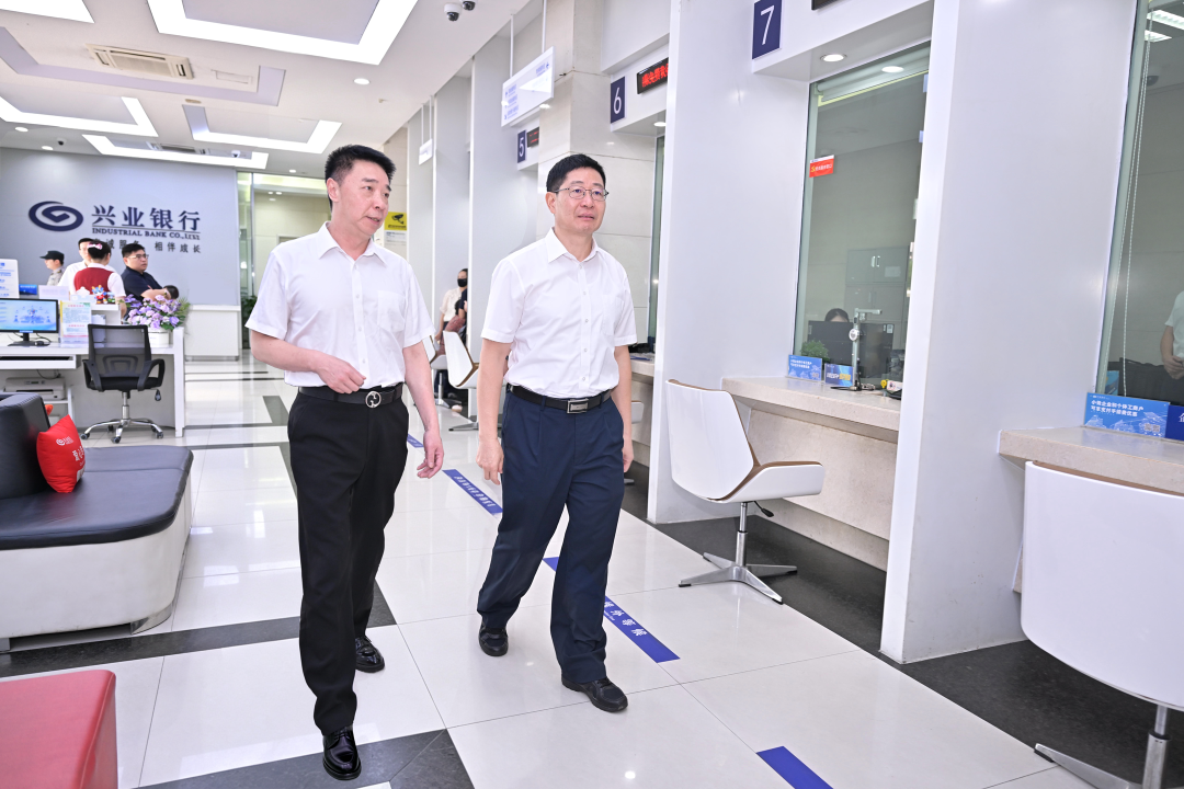 兰文走访金融机构 兰文走访金融机构